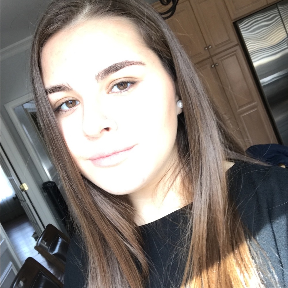 Meet your Posher, Julia